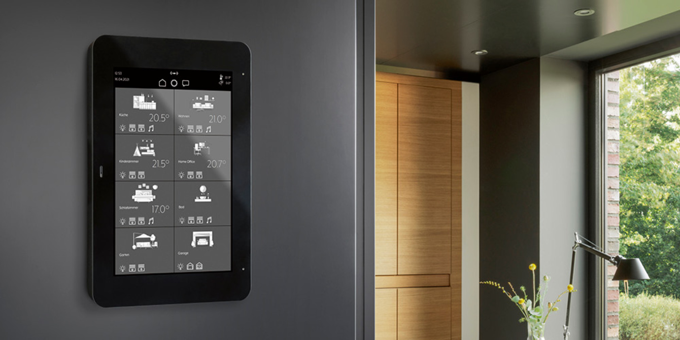 JUNG Smart Panel 8 bei Harald Hausmann Elektroinstallation in Schneeberg